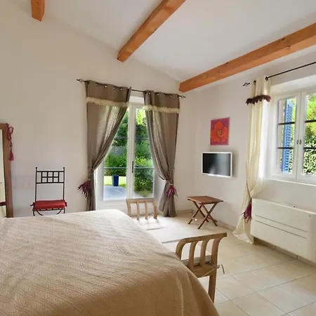 וילה Tropez Dans Petit Domaine Clos Et Gardienne 500m De La Mer