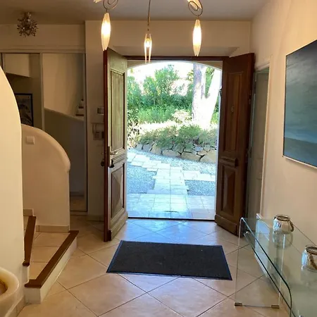 וילה Tropez Dans Petit Domaine Clos Et Gardienne 500m De La Mer