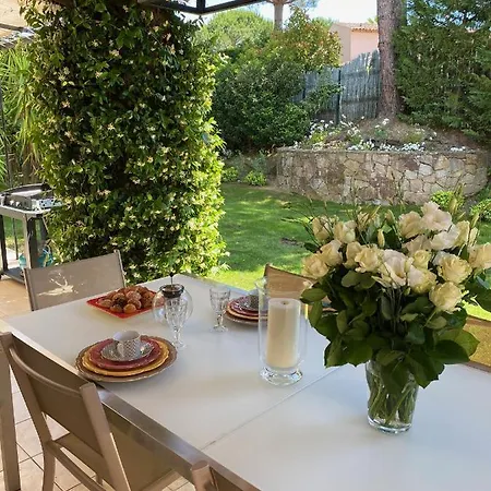 Tropez Dans Petit Domaine Clos Et Gardienne 500m De La Mer וילה *