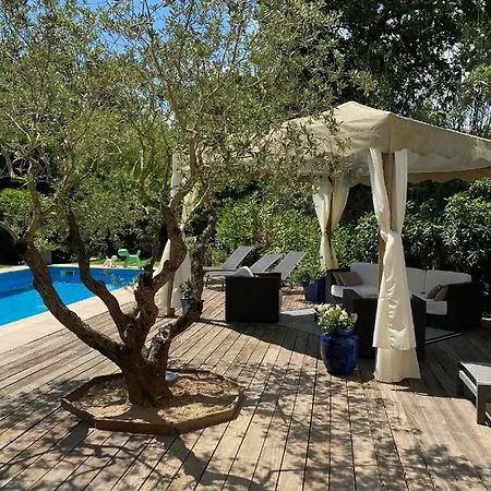 别墅 Tropez Dans Petit Domaine Clos Et Gardienne 500m De La Mer